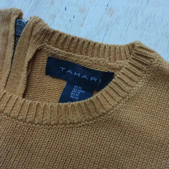 Tahari Crewneck Side Slit Mustard Sweater Women's Medium - Picture 4 of 10